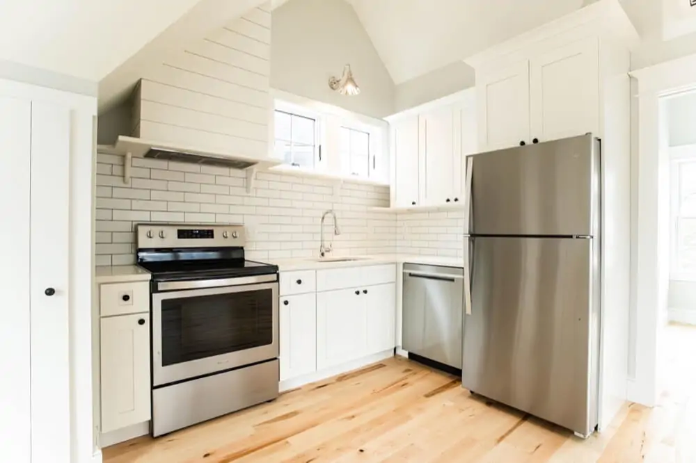 White Shaker kitchen cabinets portsmouth nh